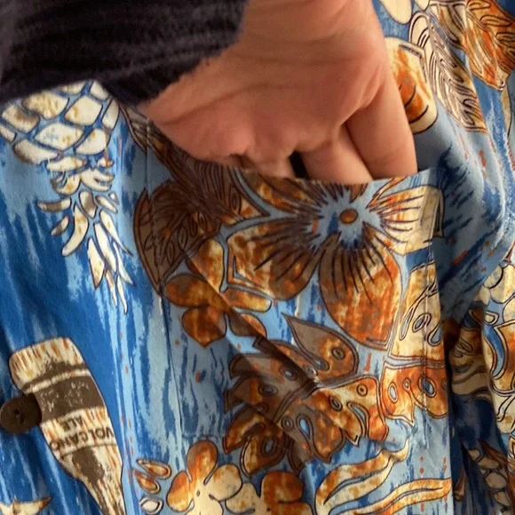 Hawaiian Button Down Shirt - Picture 4 of 7